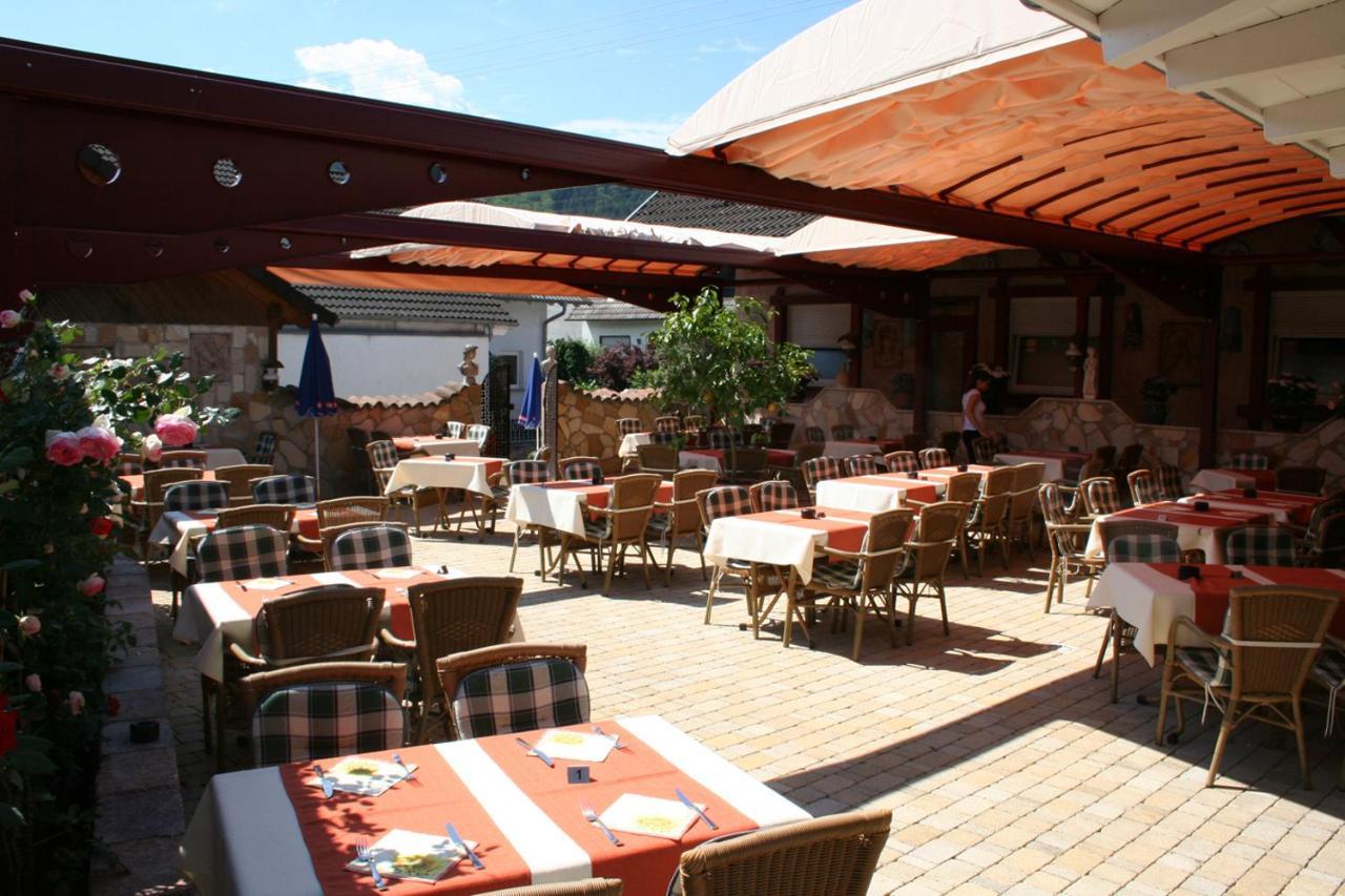 Hotel Restaurant Da Vinci Лар Екстериор снимка