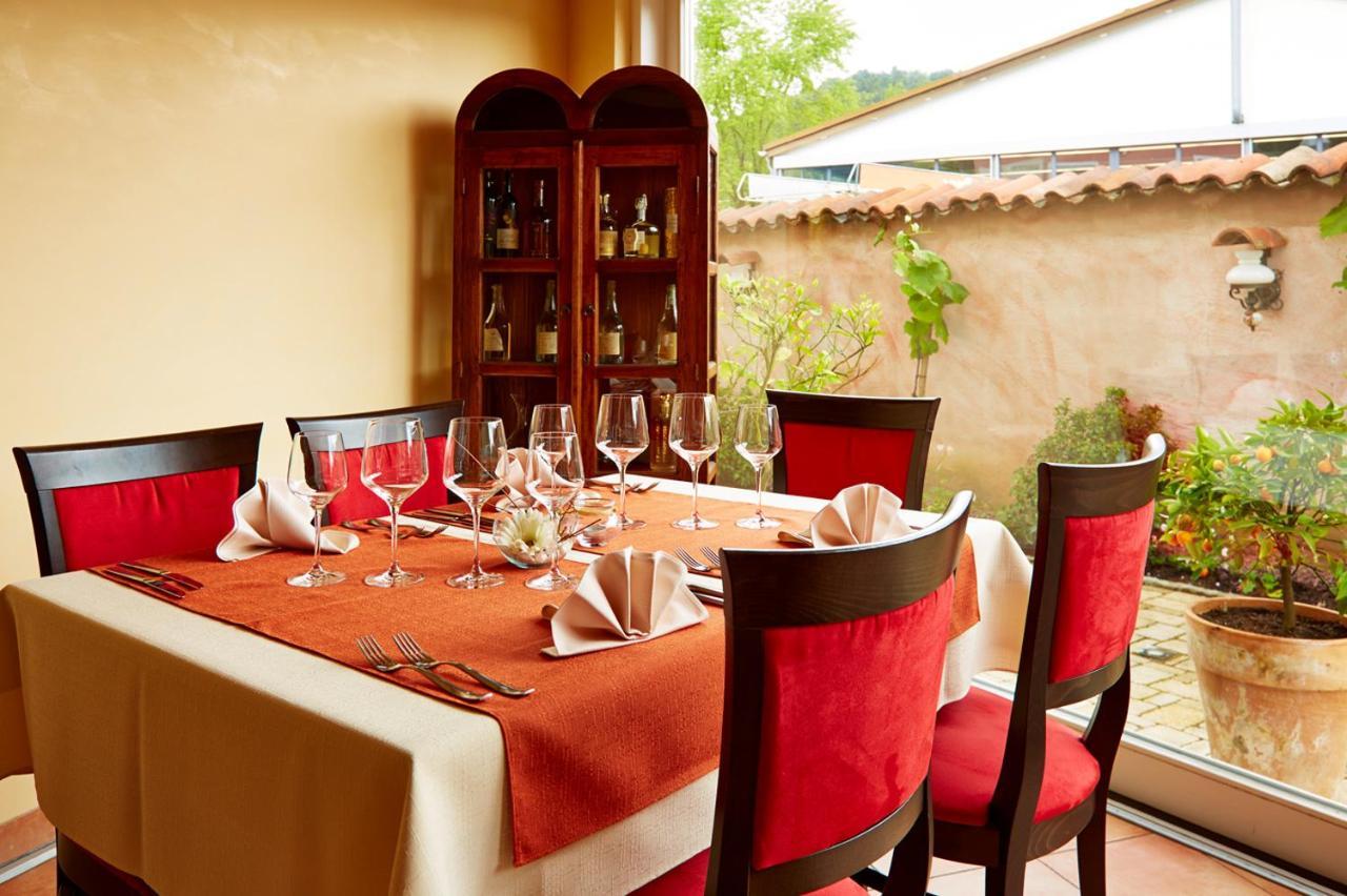Hotel Restaurant Da Vinci Лар Екстериор снимка